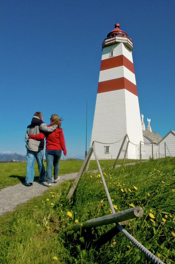NOAES - Alesund - Lighthouse - C H - Visitnorway.com.jpg
